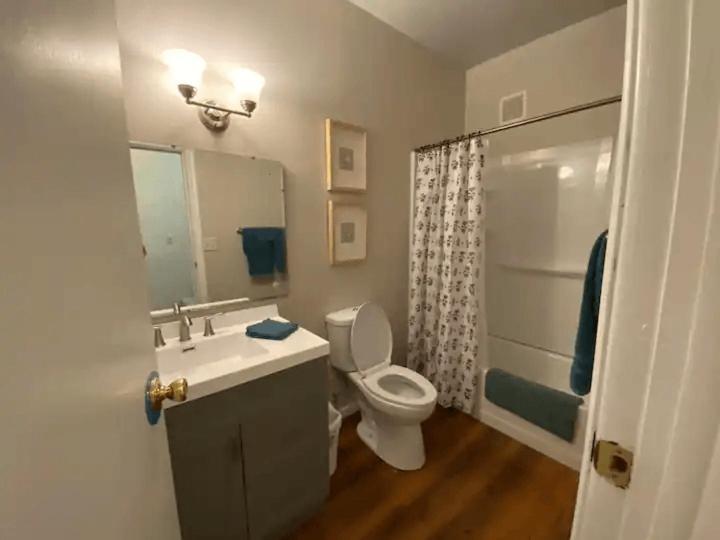 Cozy 3 & 4 Bed Home 2 Blocks To Hospitals & Lambeau Грін-Бей Екстер'єр фото